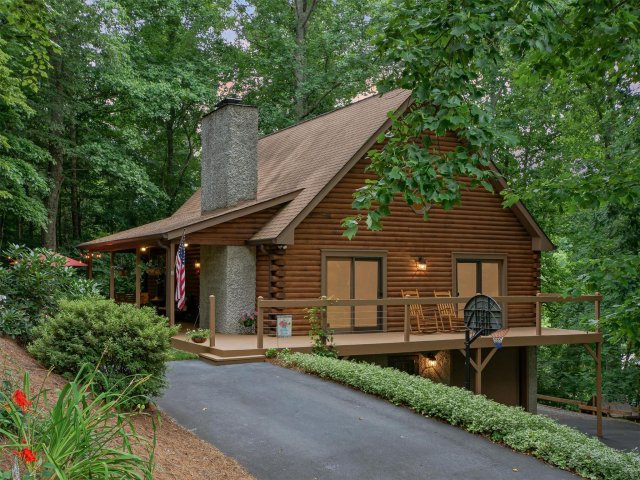 1 Lynnette Drive sold home in Rainbow Ridge, Fairview, NC