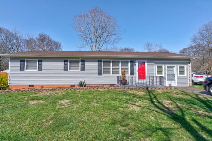 1205 Ridgemont Avenue sold home in Olde Farm, Shelby, NC