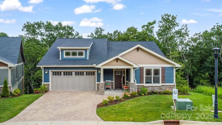 21 Craftsman Overlook Ridge active home in Pinnacle At Arabella Heights, Arden, NC