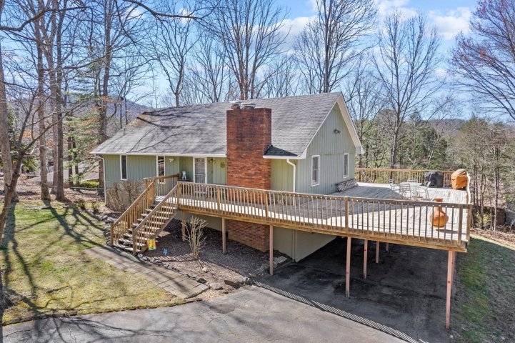 52 Reynolda Drive sold home in The Woods, Asheville, NC