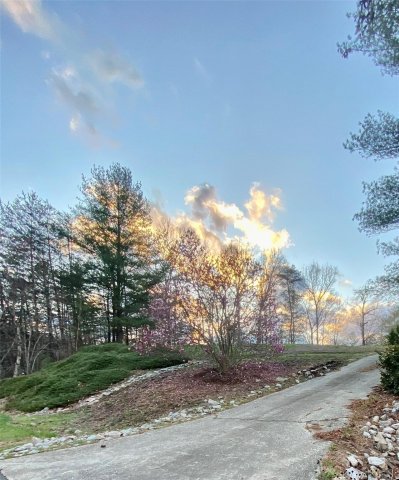 438 Plantation Drive sold home in Plantation Point, Marion, NC