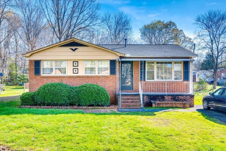 1053 Stoneybrook Lane sold home in Stoneybrook, Rock Hill, SC