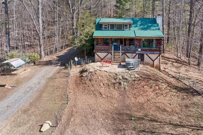 883 Hidden Valley Road sold home in Hidden Valley, Clyde, NC