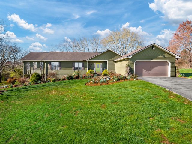 35 Amber Drive sold home in Bannerwood, Horse Shoe, NC