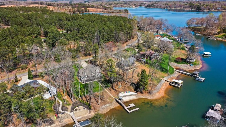 7462 Bankhead Road sold home in Crescent Land and Timber, Denver, NC