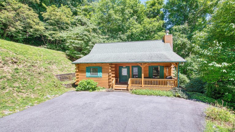 630 Nottingham Road sold home in Sherwood Mountain, Maggie Valley, NC