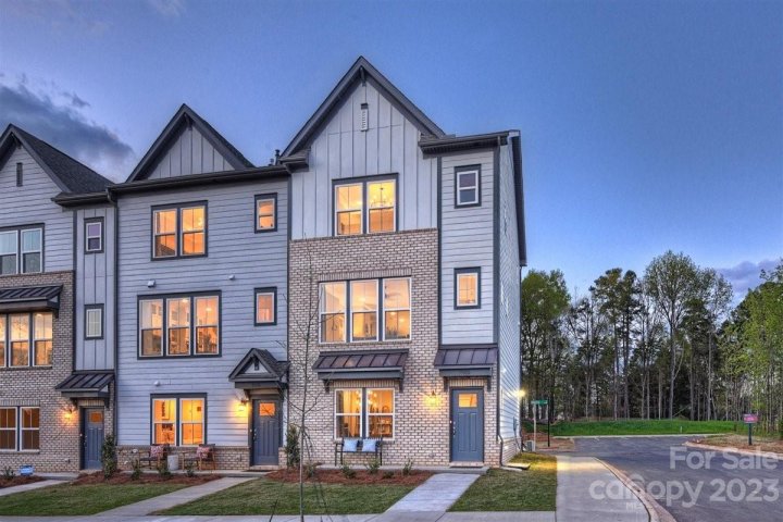 15020 Bayou Drive sold home in Elm at Stonecrest, Charlotte, NC