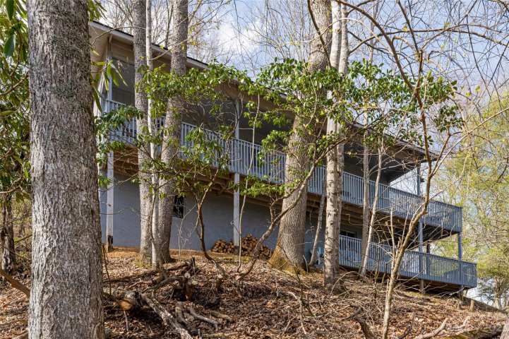 380 River Ridge Drive sold home in River Ridge, Burnsville, NC