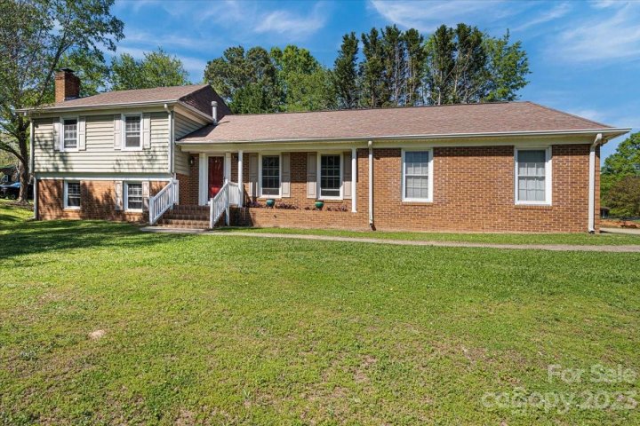 1407 Pamela Drive sold home in Lakeview Estates, Monroe, NC