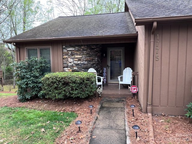 1775 12th Street sold home in Huntington Woods, Hickory, NC