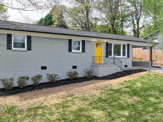 2433 Lewiston Drive sold home in Crestwood, Gastonia, NC