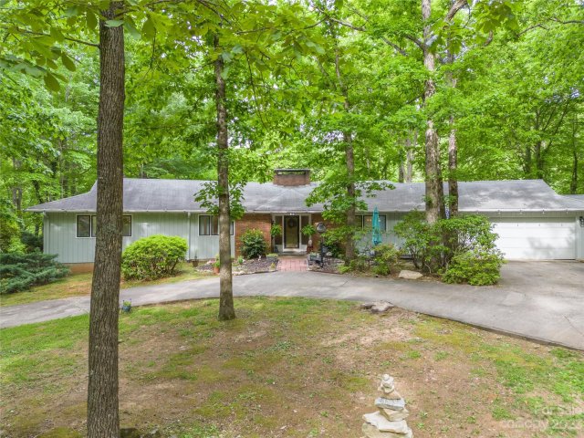 195 Beechwood Drive sold home in Beechwood, Columbus, NC