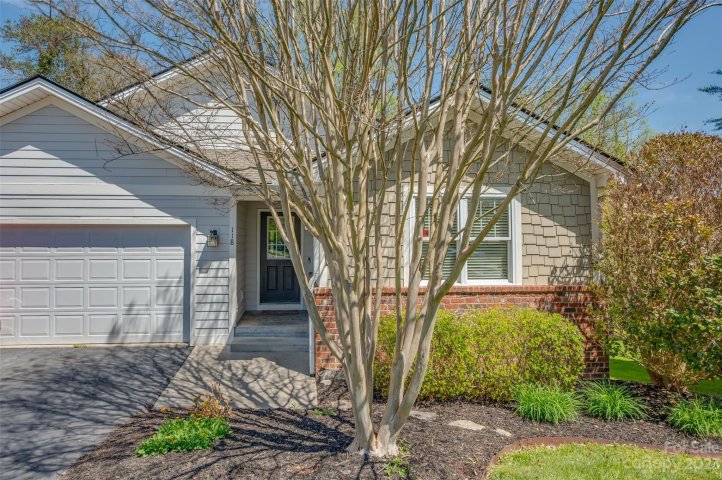 118 Little Fox Lane sold home in Fox Glen, Fletcher, NC