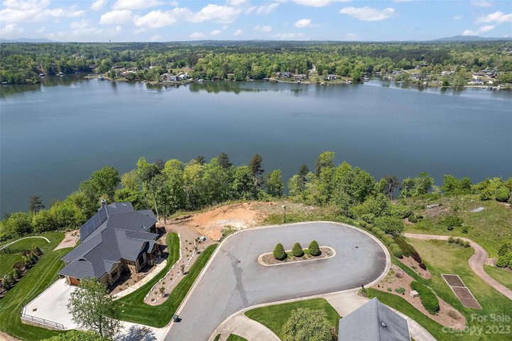 841 37th Avenue sold home in Governors Harbour, Hickory, NC