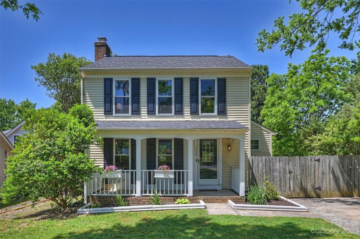 3229 Old House Circle sold home in Pheasant Knoll, Matthews, NC