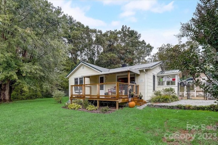 151 Rocky Street sold home in Barker Heights, Hendersonville, NC