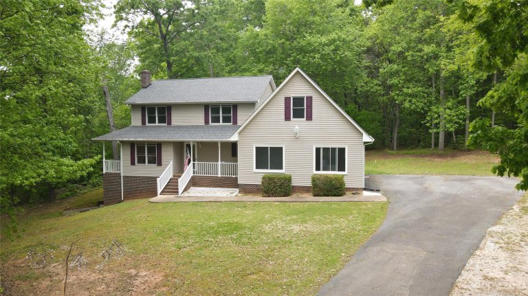 214 Olde Coach Lane sold home in Cherry Winds, Crouse, NC