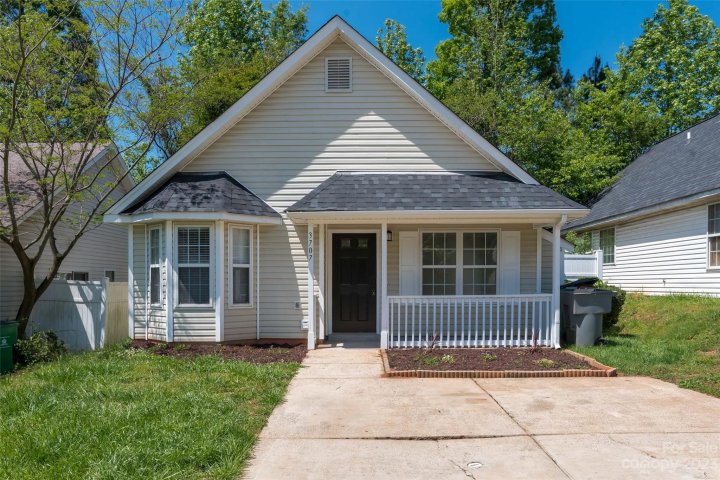 3707 Silver Ore Lane sold home in Capps Hill Village, Charlotte, NC