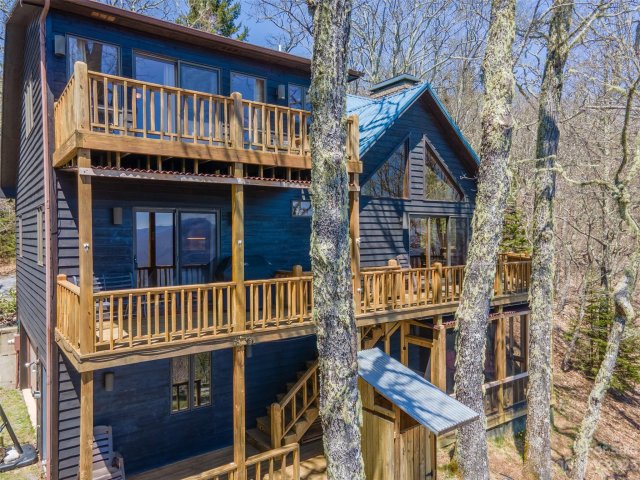4295 Greenspire Drive sold home in HI-Mountain, Sylva, NC