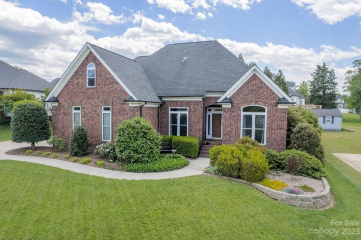 4822 Huddersfield Drive sold home in Clare Haven, Harrisburg, NC