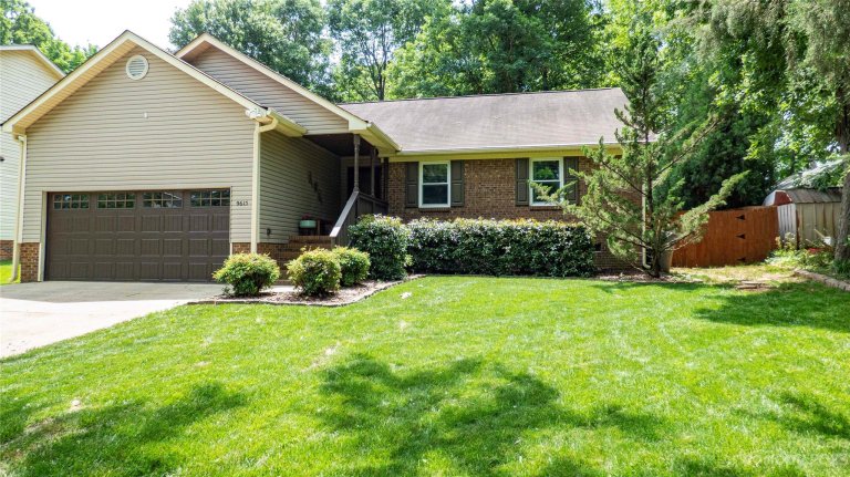 9615 Huntsham Road sold home in Mcalpine Woods, Charlotte, NC