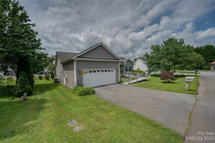 175 Springfield Meadow Drive sold home in Springfield, Etowah, NC