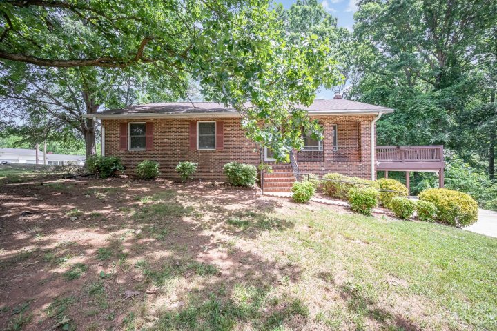 3098 Walter Drive sold home in Westover, Concord, NC