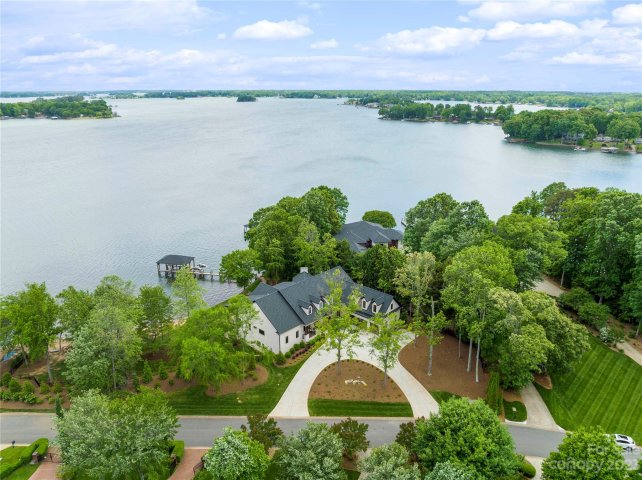8170 Bay Pointe Drive sold home in West Bay, Denver, NC