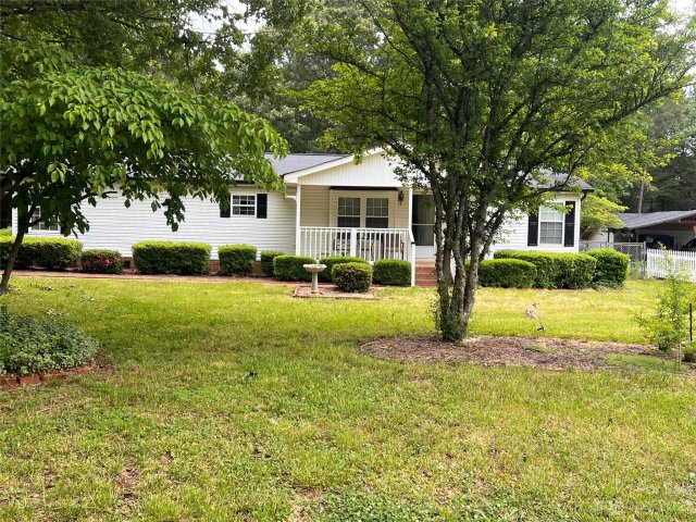 1303 Meadowland Drive sold home in Meadowbrook, Lincolnton, NC