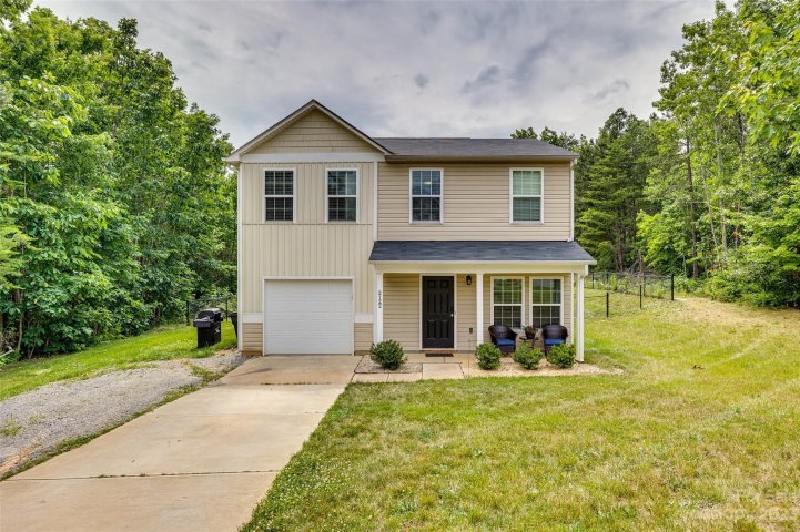 2122 Pinnacle View Drive sold home in Pinnacles At Unity Grove, Kings Mountain, NC