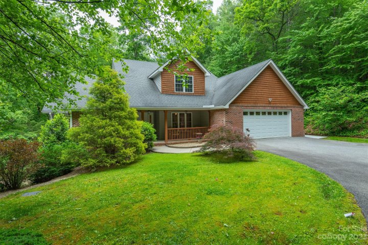 15 Grenadier Court sold home in Challedon, Candler, NC