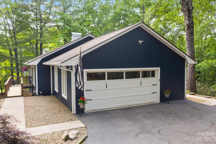 519 Timberlane Drive sold home in Timberlane, Pisgah Forest, NC