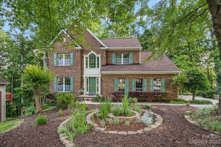 12524 Diamond Drive sold home in Woodside Falls, Pineville, NC