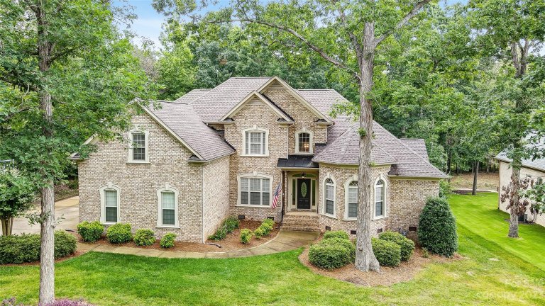 4817 Pimlico Lane sold home in Queens Gate, Waxhaw, NC