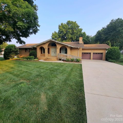 332 Shoreline Loop sold home in Imperial Point, Mooresville, NC
