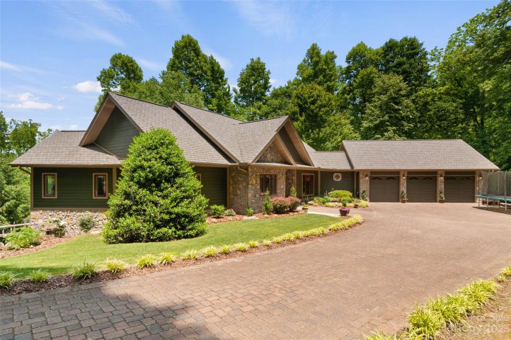 188 Begonia Drive sold home in Sanctuary Cove, Waynesville, NC