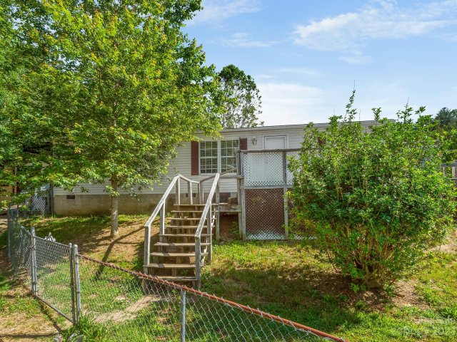 209 Sandy Creek Court sold home in Clear Creek Meadows, Hendersonville, NC