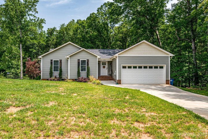 823 Limerick Drive sold home in Goodwill Acres, Dallas, NC