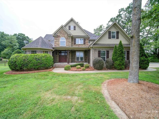 920 Village Lake Drive sold home in Village Lake, Monroe, NC