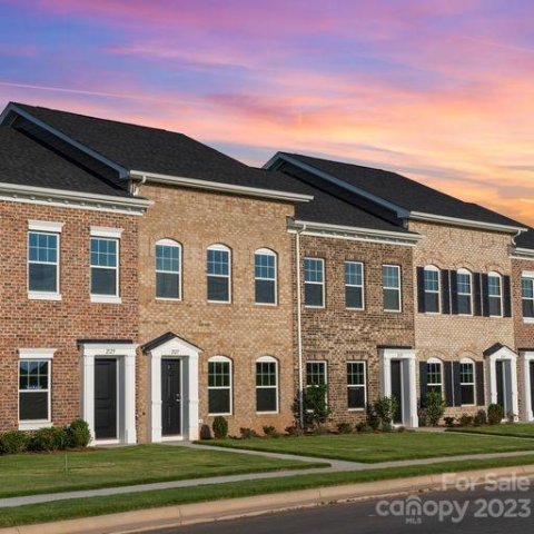 2121 24th Street Lane sold home in Hawks Ridge, Hickory, NC