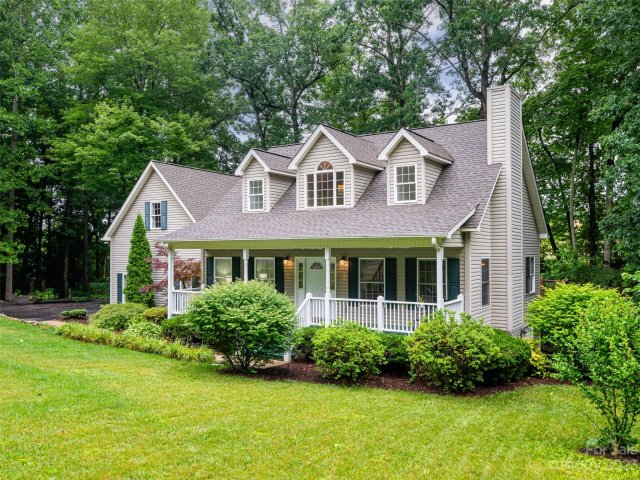 505 Fox Hollow Lane sold home in Mills Pointe, Mills River, NC
