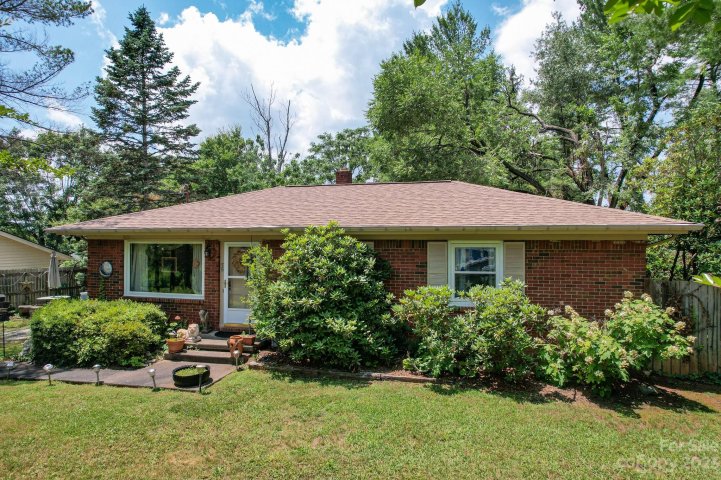 58 Elkmont Drive sold home in Elkmont Heights, Asheville, NC