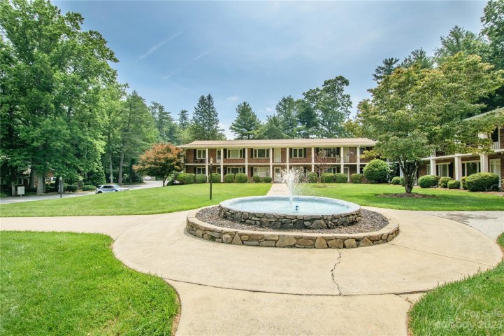 102 Boyd Drive 3B sold home in Flat Rock Manor, Flat Rock, NC