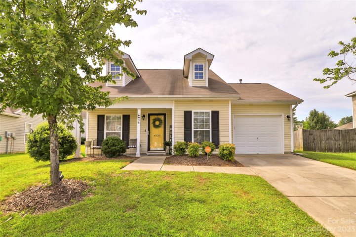 6930 Seney Drive sold home in Coulwood Creek, Charlotte, NC