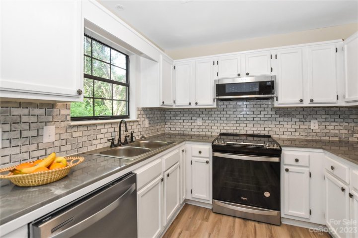 2901 Overlook Trail sold home in Stoneridge, Charlotte, NC
