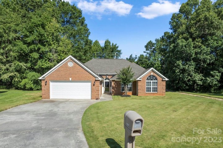 6127 Colchester Lane sold home in Buckingham, Matthews, NC