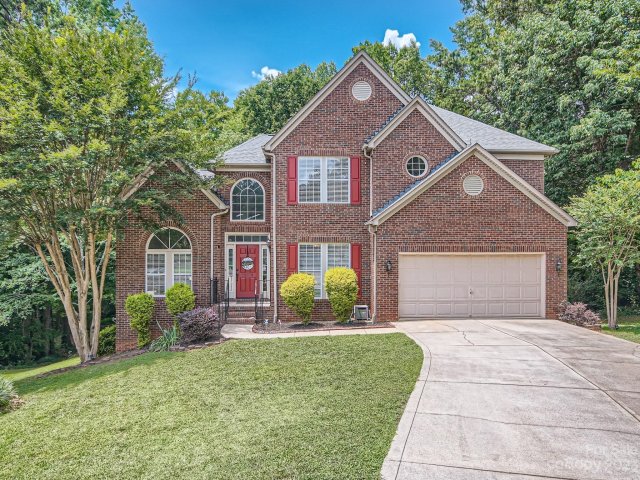 12104 Hunters Whip Court sold home in Clearbrook, Charlotte, NC