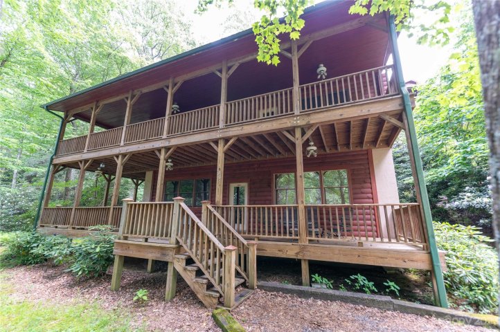 120 Brookwood Lane active home in Mount Mitchell Lands, Burnsville, NC