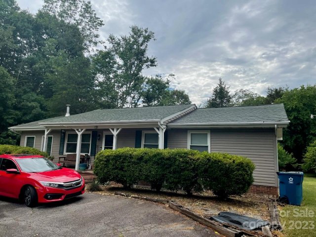 1591 Tanglewood Drive sold home in Tanglewood Park, Hickory, NC