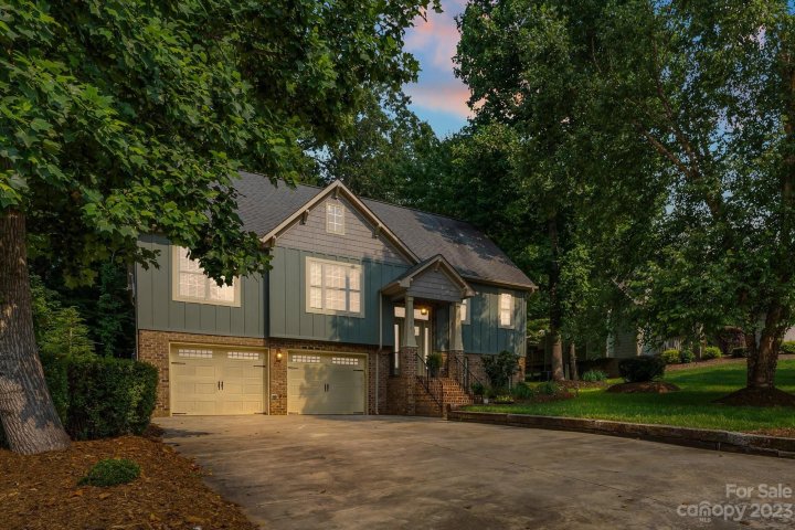 106 Maplewood Court sold home in Maplewood Village, Hudson, NC